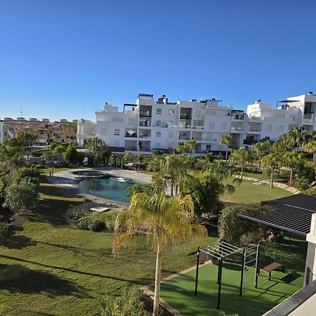 Nice 2 Bedroom Bali Apartment With Sea Views Torrevieja Zewnętrze zdjęcie
