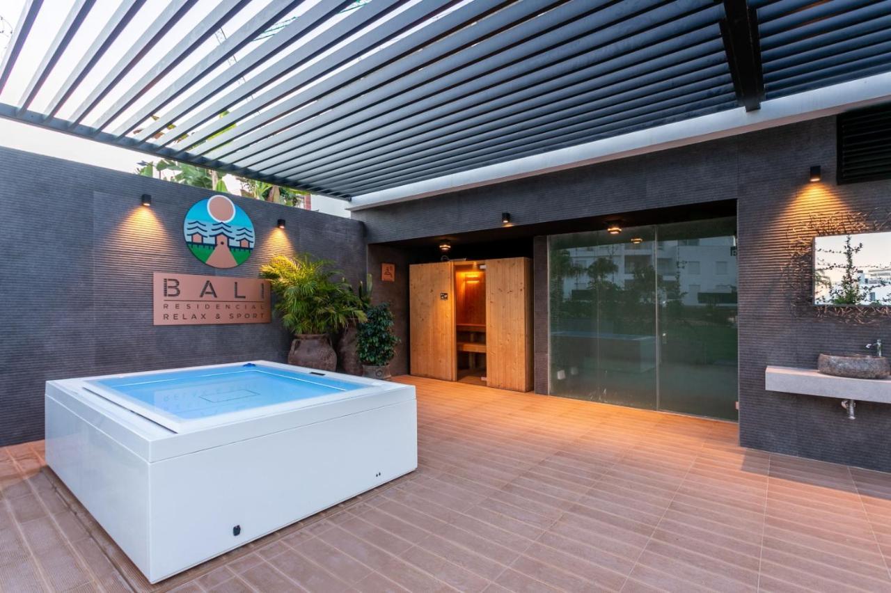 Nice 2 Bedroom Bali Apartment With Sea Views Torrevieja Zewnętrze zdjęcie