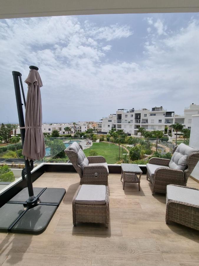 Nice 2 Bedroom Bali Apartment With Sea Views Torrevieja Zewnętrze zdjęcie