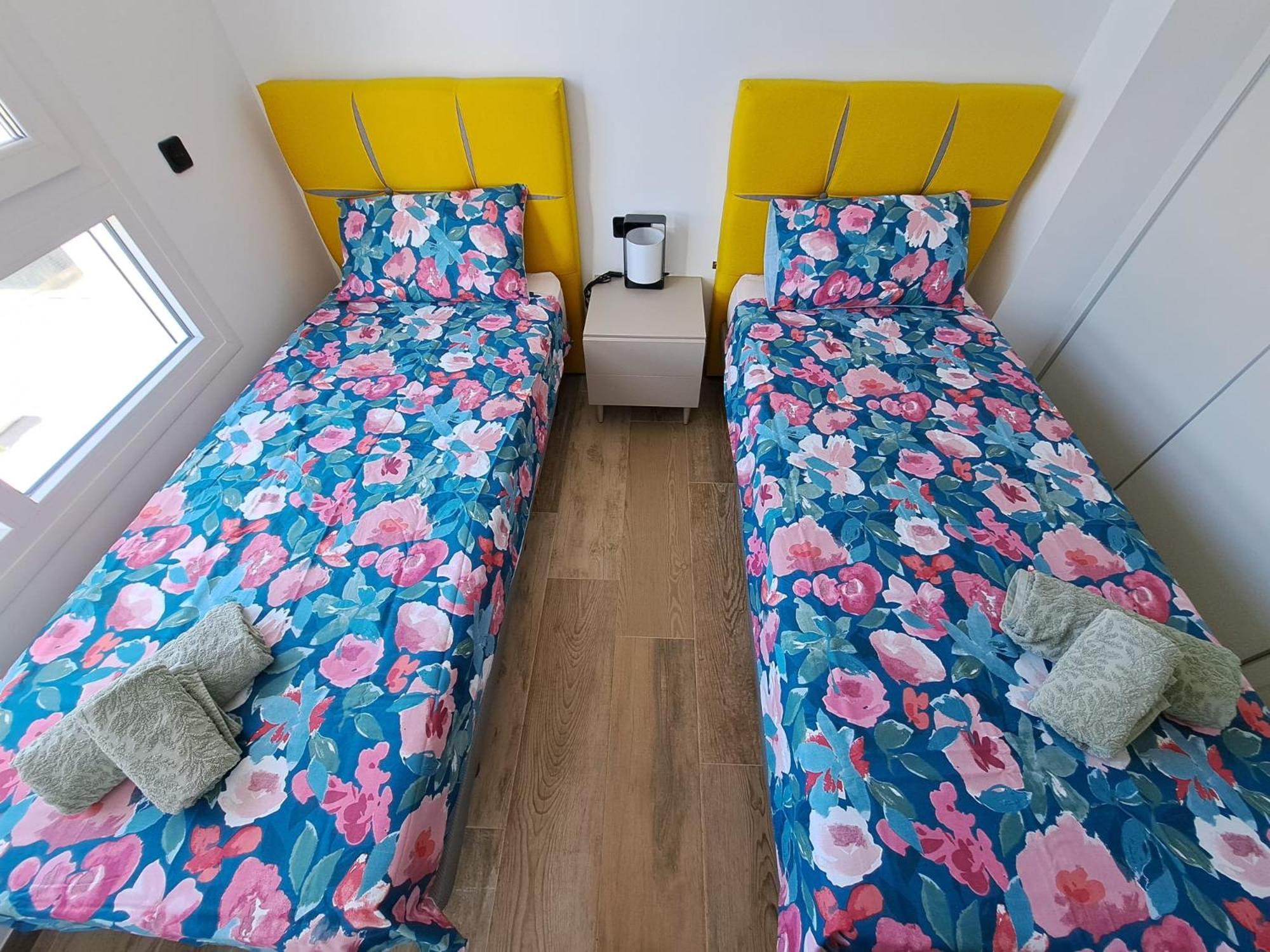 Nice 2 Bedroom Bali Apartment With Sea Views Torrevieja Zewnętrze zdjęcie