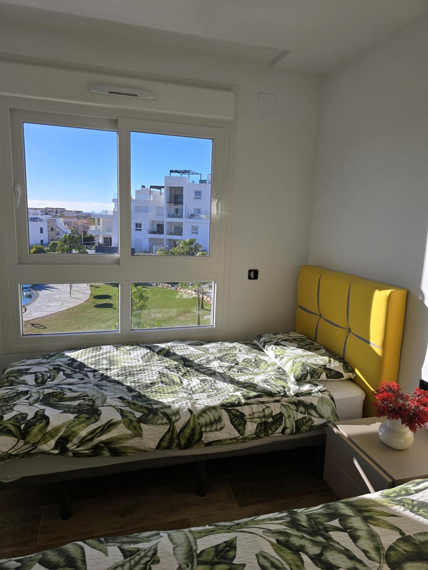 Nice 2 Bedroom Bali Apartment With Sea Views Torrevieja Zewnętrze zdjęcie