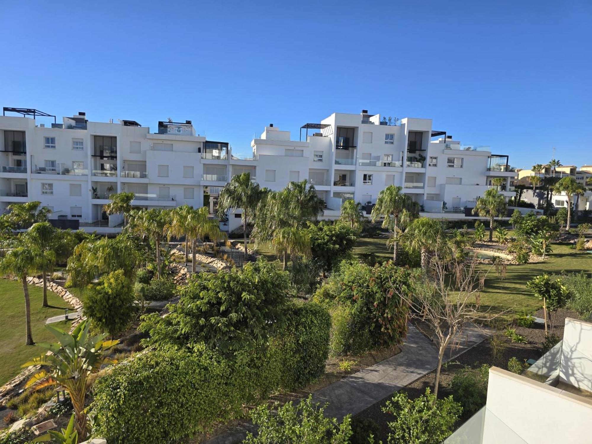 Nice 2 Bedroom Bali Apartment With Sea Views Torrevieja Zewnętrze zdjęcie