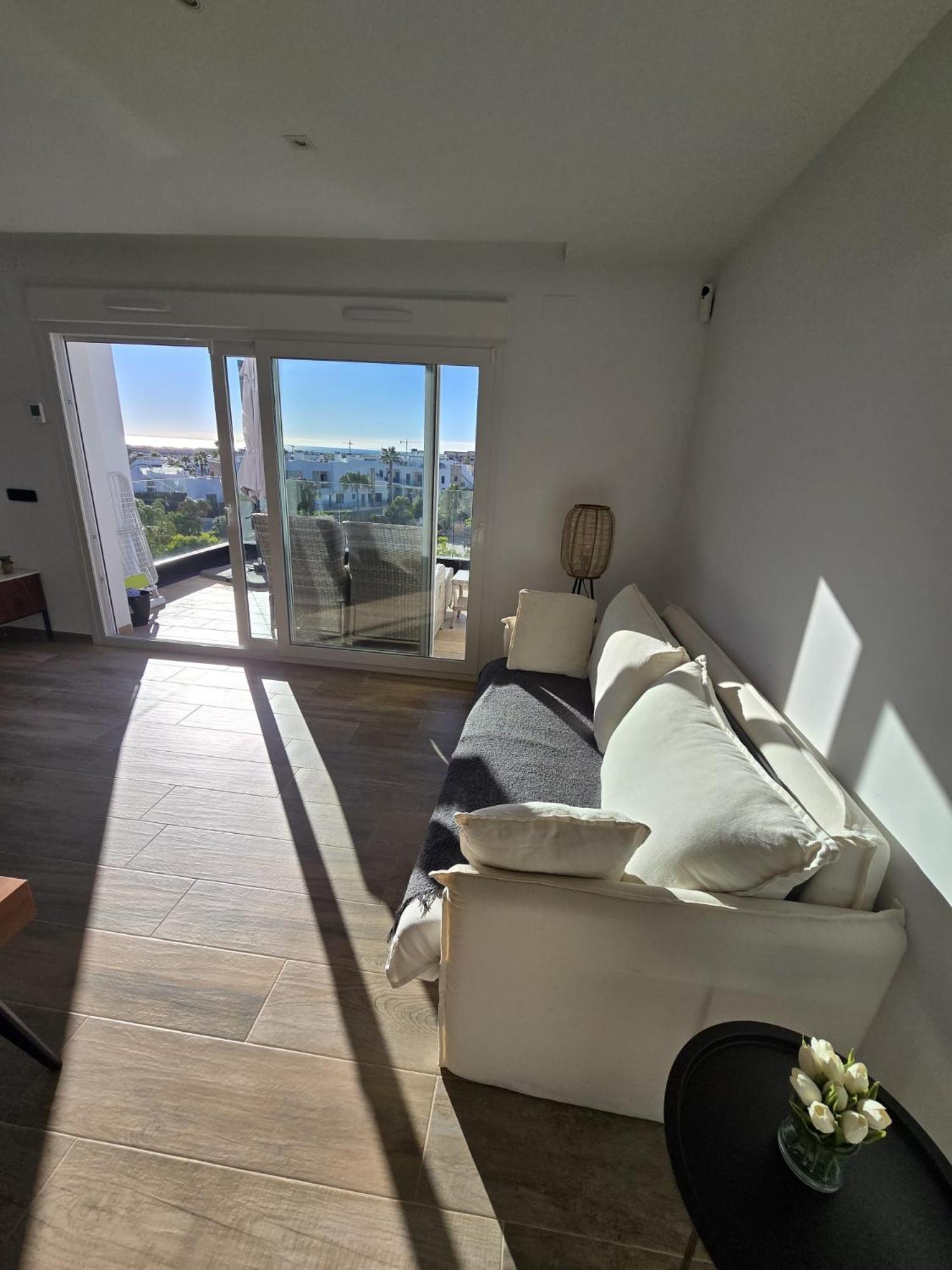 Nice 2 Bedroom Bali Apartment With Sea Views Torrevieja Zewnętrze zdjęcie