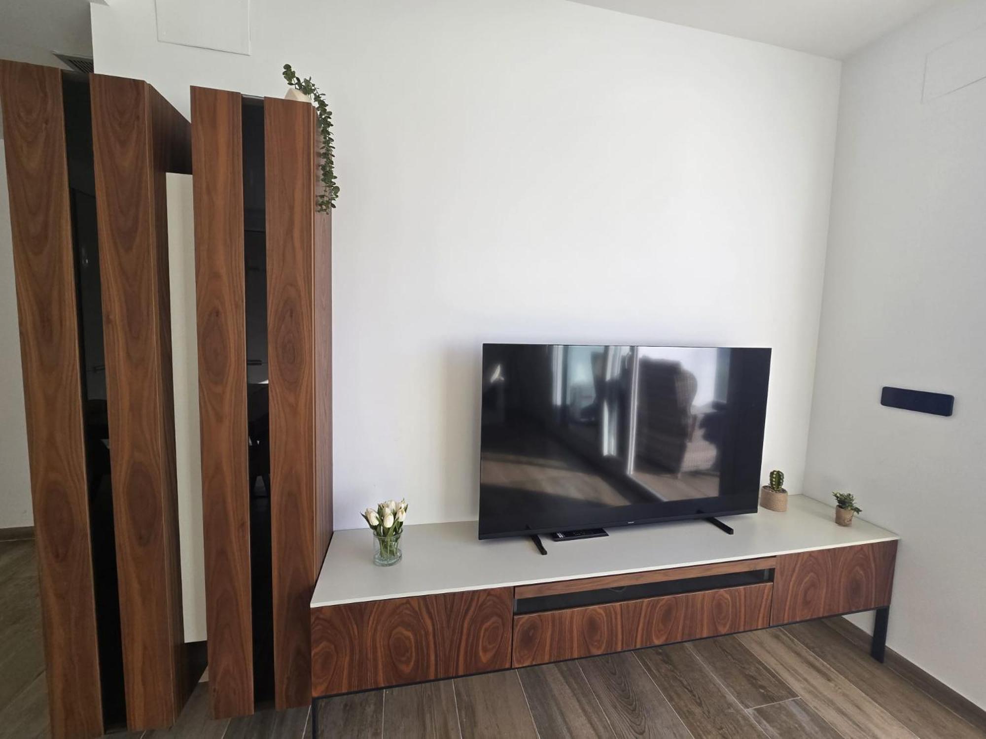 Nice 2 Bedroom Bali Apartment With Sea Views Torrevieja Zewnętrze zdjęcie