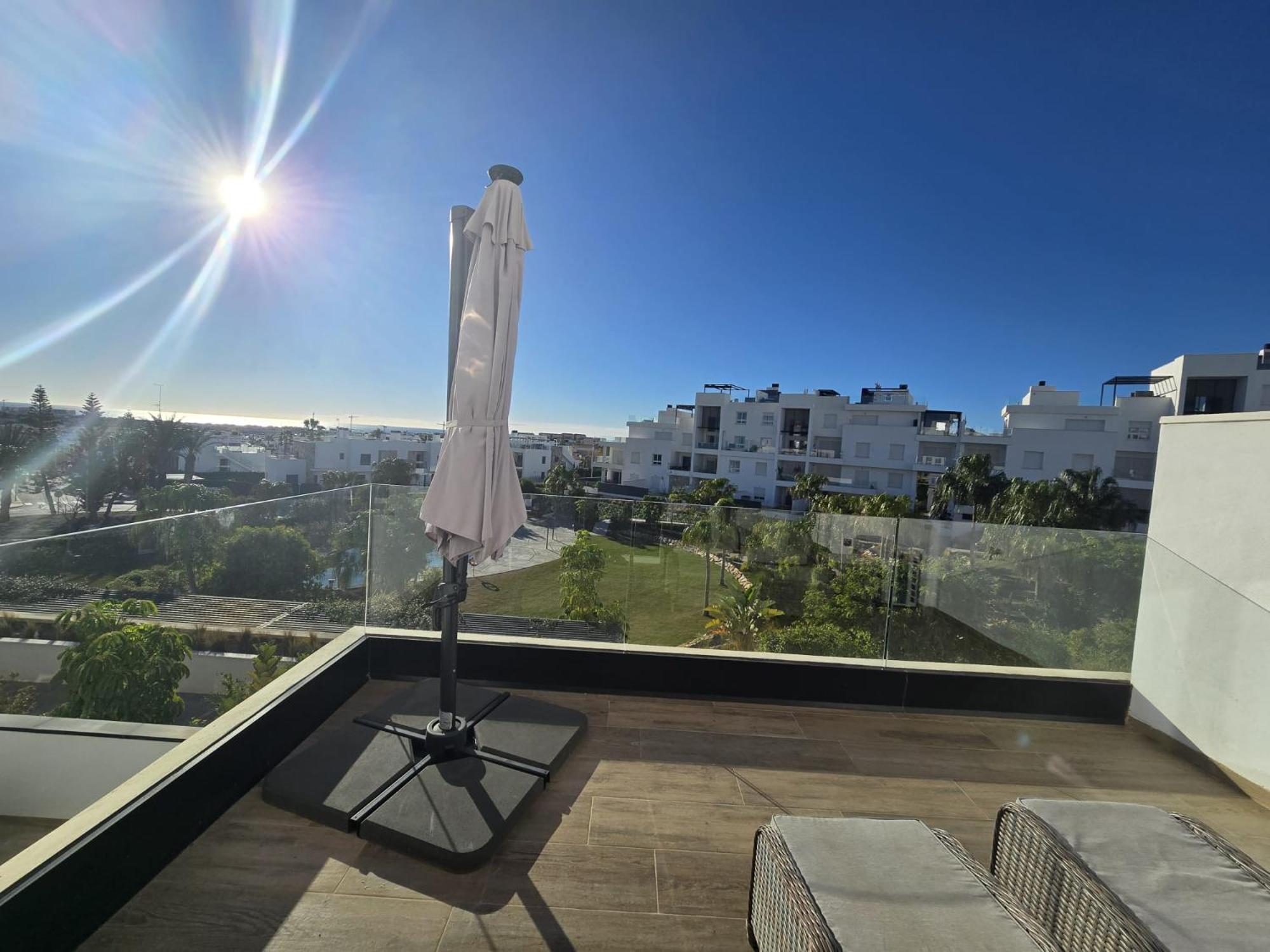 Nice 2 Bedroom Bali Apartment With Sea Views Torrevieja Zewnętrze zdjęcie