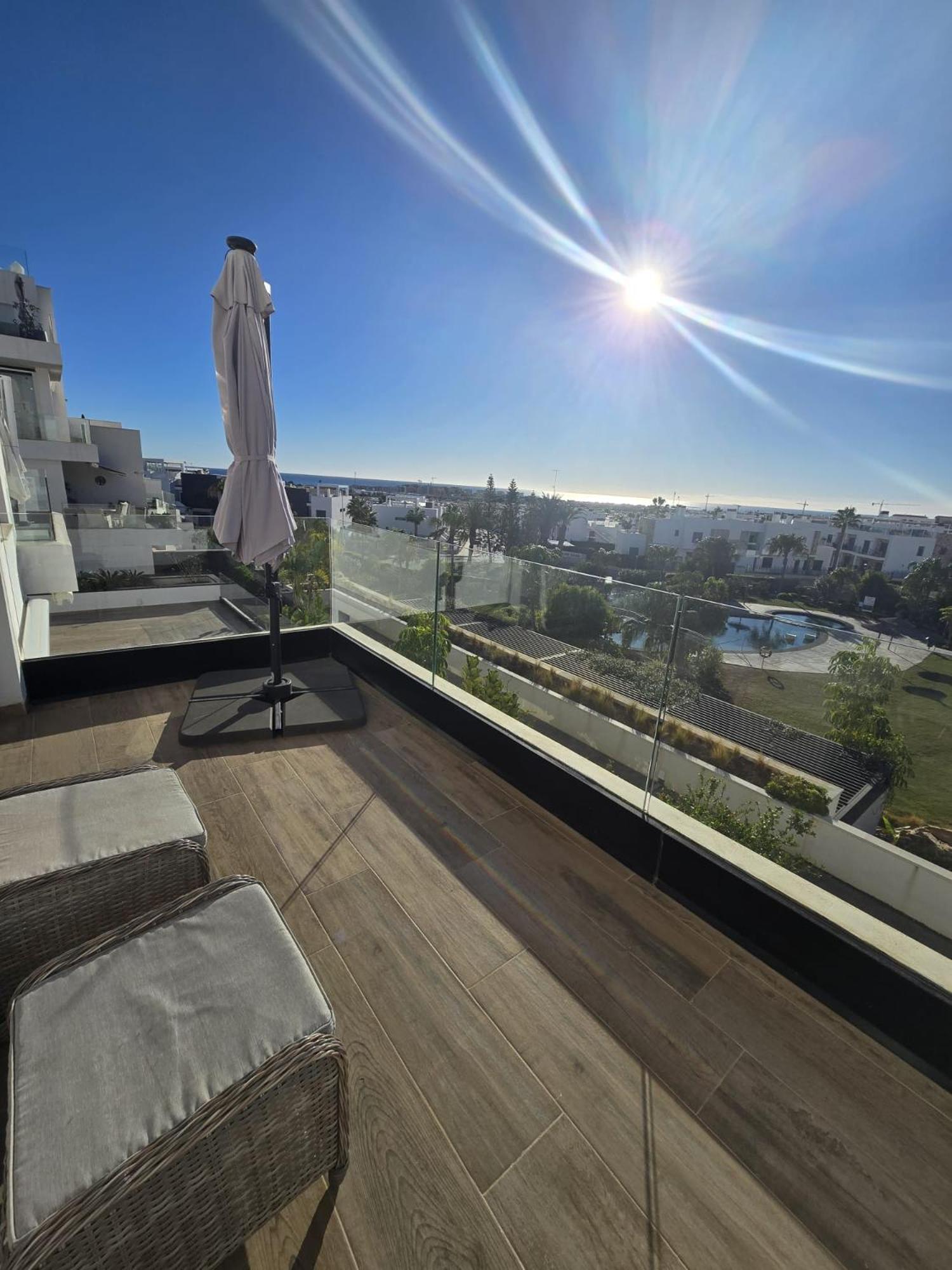 Nice 2 Bedroom Bali Apartment With Sea Views Torrevieja Zewnętrze zdjęcie